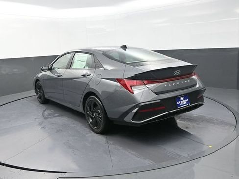 Used 2026 Hyundai Elantra SEL Sport Premium FWD image 8