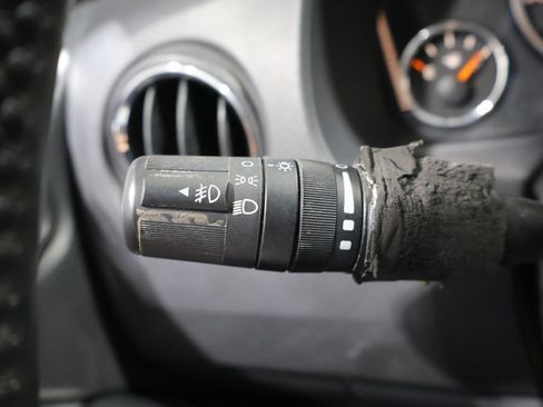 Used 2015 Jeep Compass High Altitude FWD image 32