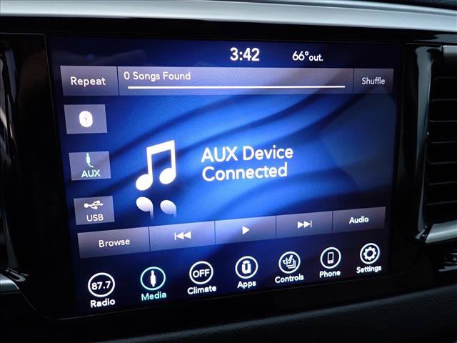Used 2019 Chrysler Pacifica Touring-L FWD image 21
