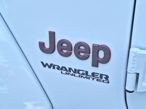 Used 2018 Jeep Wrangler Unlimited Rubicon AWD/4WD image 31