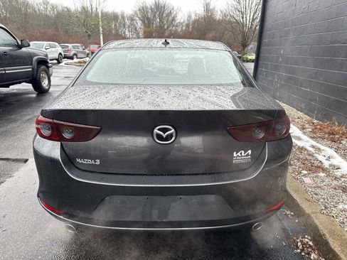 Used 2019 MAZDA MAZDA3 Sedan w/ Preferred Package image 8