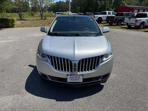 Used 2011 Lincoln MKX AWD w/ 102A Rapid Spec Order Code image 2