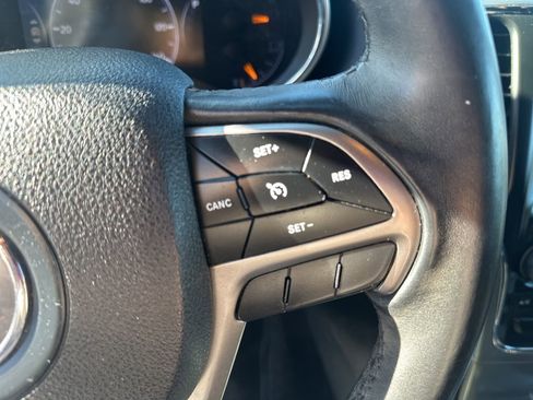 Used 2018 Jeep Grand Cherokee Laredo image 22