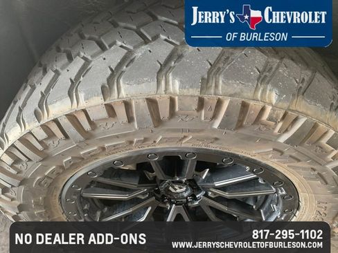 Used 2021 Chevrolet Tahoe Z71 w/ Z71 Signature Package AWD/4WD image 6
