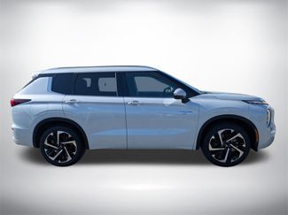 New 2025 Mitsubishi Outlander SEL video 2