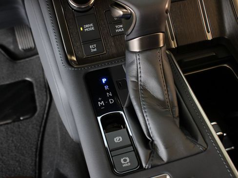 Used 2026 Lexus GX 550 AWD/4WD image 14