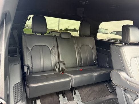 Used 2023 Ford Expedition Platinum AWD/4WD image 24