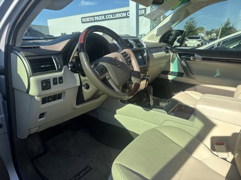 Used 2013 Lexus GX 460 w/ Comfort Plus Pkg AWD/4WD image 25