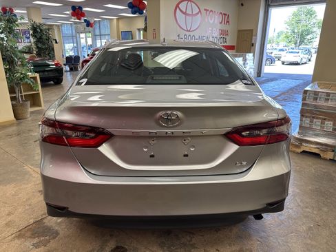 Used 2024 Toyota Camry LE FWD image 9