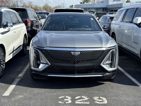 Certified 2025 Cadillac Lyriq Luxury w/ LPO, Floor Liner Package image 2