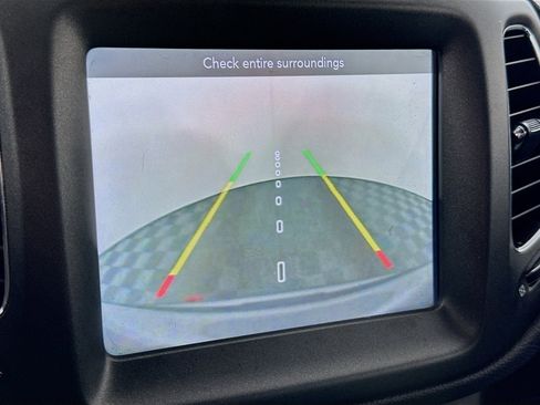 Used 2019 Jeep Compass Trailhawk image 30