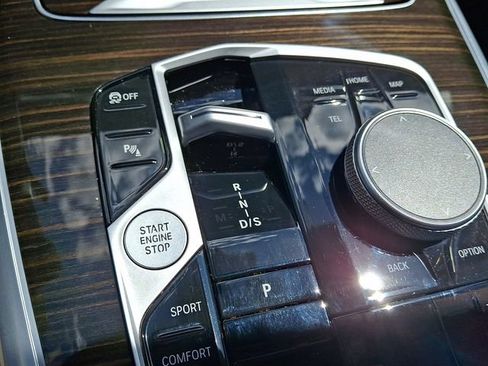 Used 2024 BMW X7 xDrive40i w/ Premium Package AWD/4WD image 15