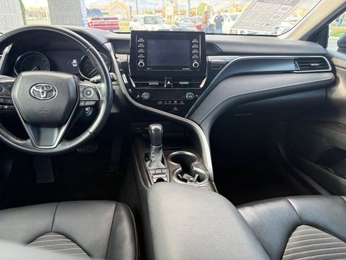 Used 2022 Toyota Camry SE w/ Cold Weather Package AWD/4WD image 9