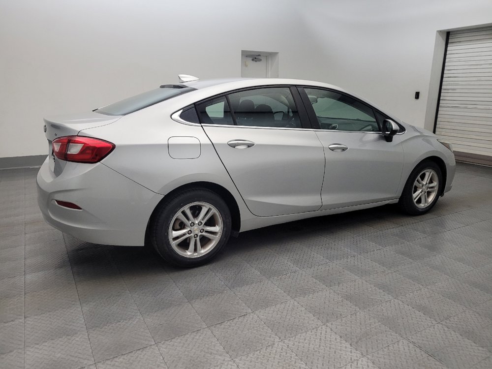 Used 2018 Chevrolet Cruze LT w/ Convenience Package FWD image 10