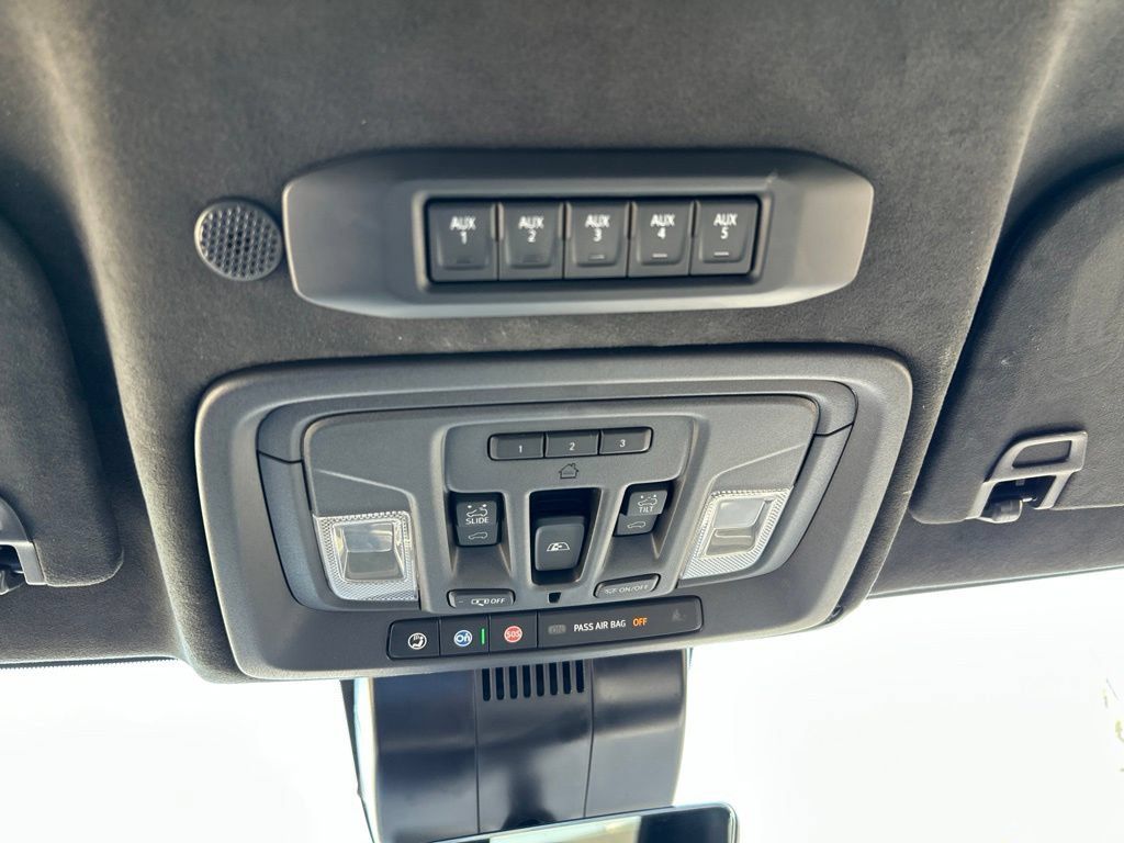 Used 2024 GMC Sierra 2500 AT4X w/ AT4X AEV Edition AWD/4WD image 31