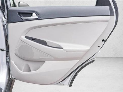 Used 2019 Hyundai Tucson SE image 27