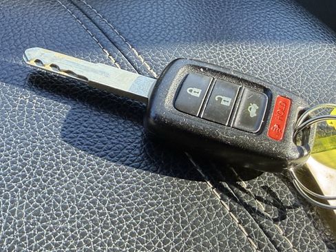 Used 2017 Honda Accord Sport image 30