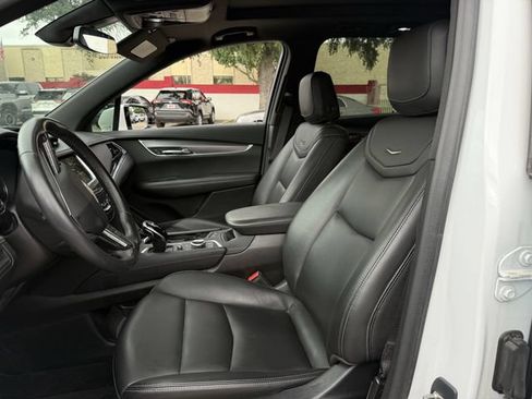 Used 2024 Cadillac XT6 Luxury FWD image 25