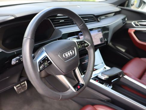 Used 2024 Audi SQ8 e-tron Prestige w/ Prestige Package AWD/4WD image 12