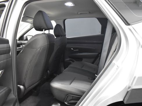 Used 2025 Hyundai Tucson SE image 27