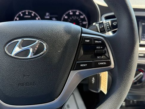 Used 2021 Hyundai Accent SE FWD image 14