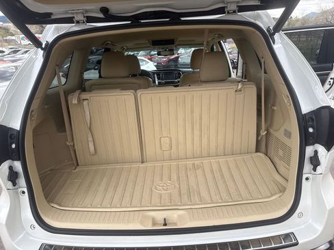Used 2015 Toyota Highlander Limited w/ Driver Technology Package image 22