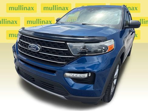 Used 2023 Ford Explorer XLT w/ Equipment Group 202A RWD image 10