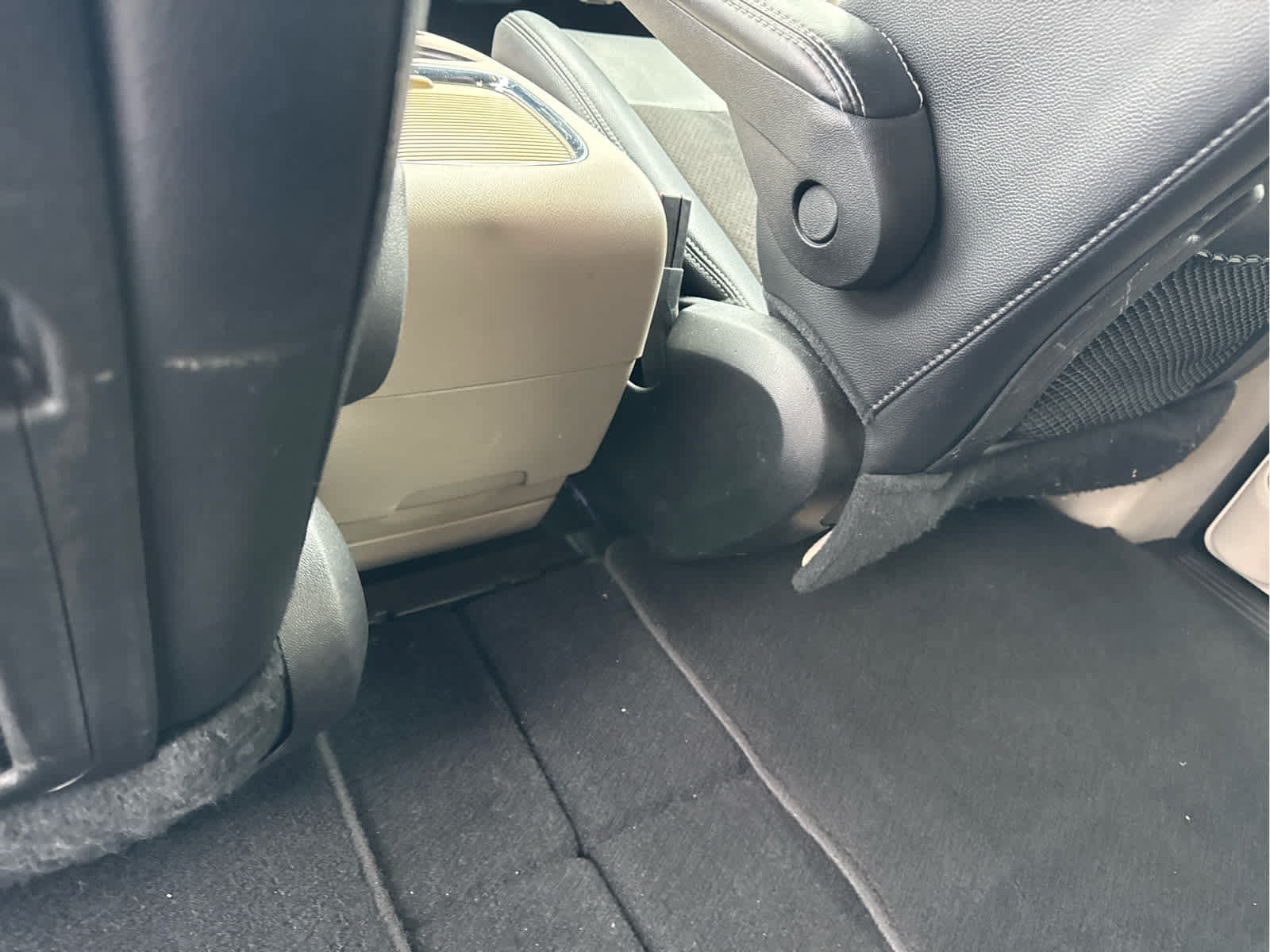 Used 2019 Dodge Grand Caravan SXT FWD image 27