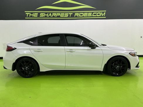 Used 2024 Honda Civic Sport image 11