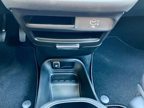 New 2026 Chrysler Pacifica Select image 29