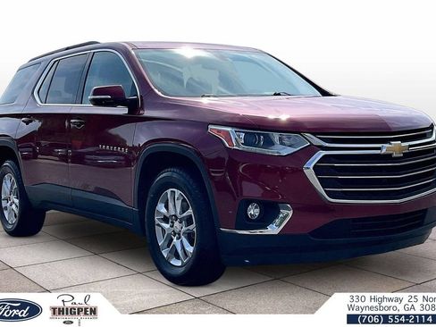 Used 2020 Chevrolet Traverse LT FWD image 1