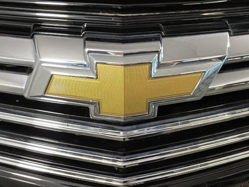 Used 2023 Chevrolet Equinox Premier AWD/4WD image 8