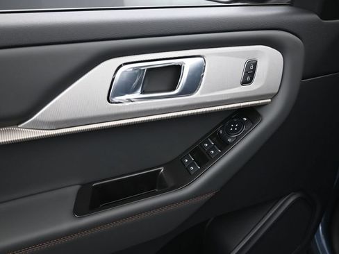 New 2026 Ford Explorer Active RWD image 10