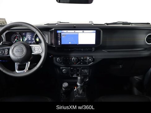 Used 2024 Jeep Wrangler Unlimited Sahara w/ Technology Group AWD/4WD image 13