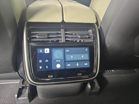 Used 2023 Rivian R1S Adventure AWD/4WD image 30