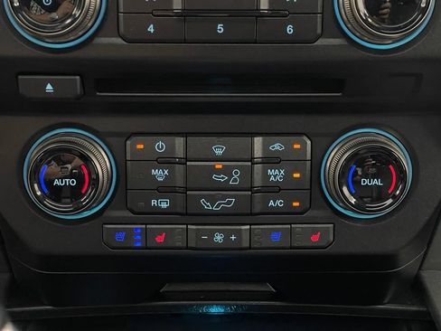 Used 2017 Ford F150 Raptor w/ Equipment Group 802A Luxury AWD/4WD image 28