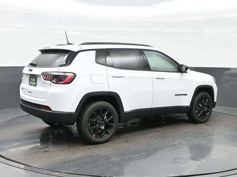 New 2026 Jeep Compass Latitude AWD/4WD image 8