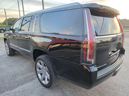 Used 2019 Cadillac Escalade ESV Luxury image 5