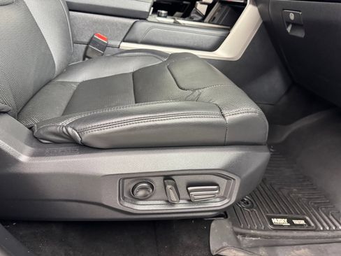 Used 2024 Toyota Tundra Limited AWD/4WD image 36