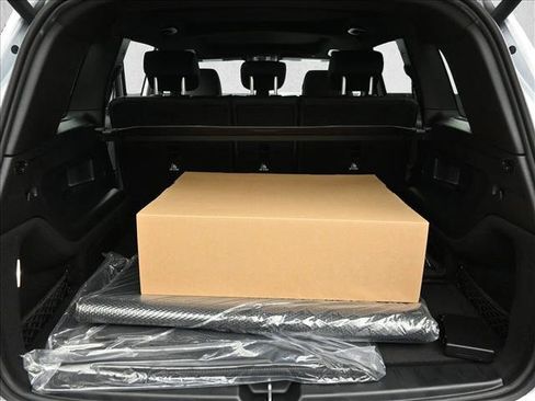 Certified 2026 Mercedes-Benz GLB 250 4MATIC image 24
