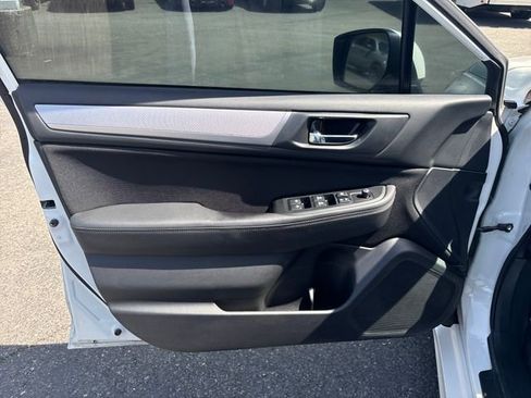 Used 2015 Subaru Legacy 2.5i Premium w/ Popular Package #2 AWD/4WD image 21