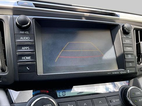 Used 2018 Toyota RAV4 Limited FWD image 25