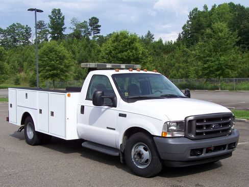 Used 2003 Ford F350 2WD Regular Cab DRW Super Duty image 1