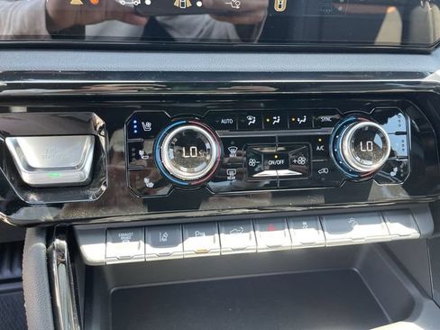 New 2026 GMC Sierra 2500 AT4 w/ AT4 Premium Plus Package AWD/4WD image 18