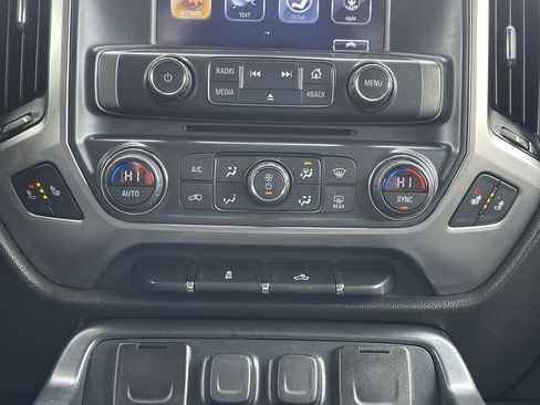 Used 2018 Chevrolet Silverado 1500 LT w/ LT Convenience Package AWD/4WD image 32