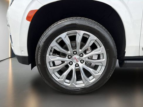 Certified 2024 GMC Yukon XL Denali w/ Advanced Technology Package AWD/4WD image 10