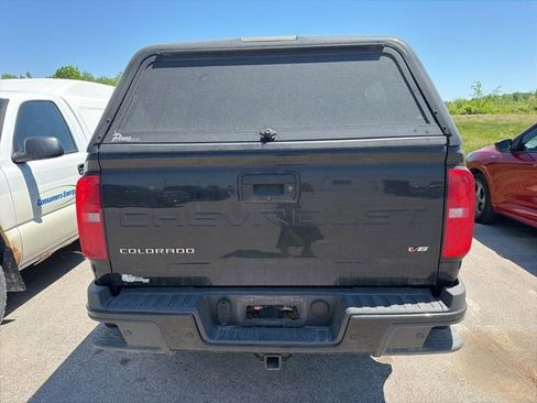 Used 2022 Chevrolet Colorado Z71 AWD/4WD image 9