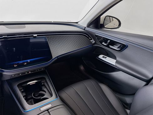 Certified 2024 Mercedes-Benz E 350 4MATIC Sedan w/ Driver Assistance Package image 25