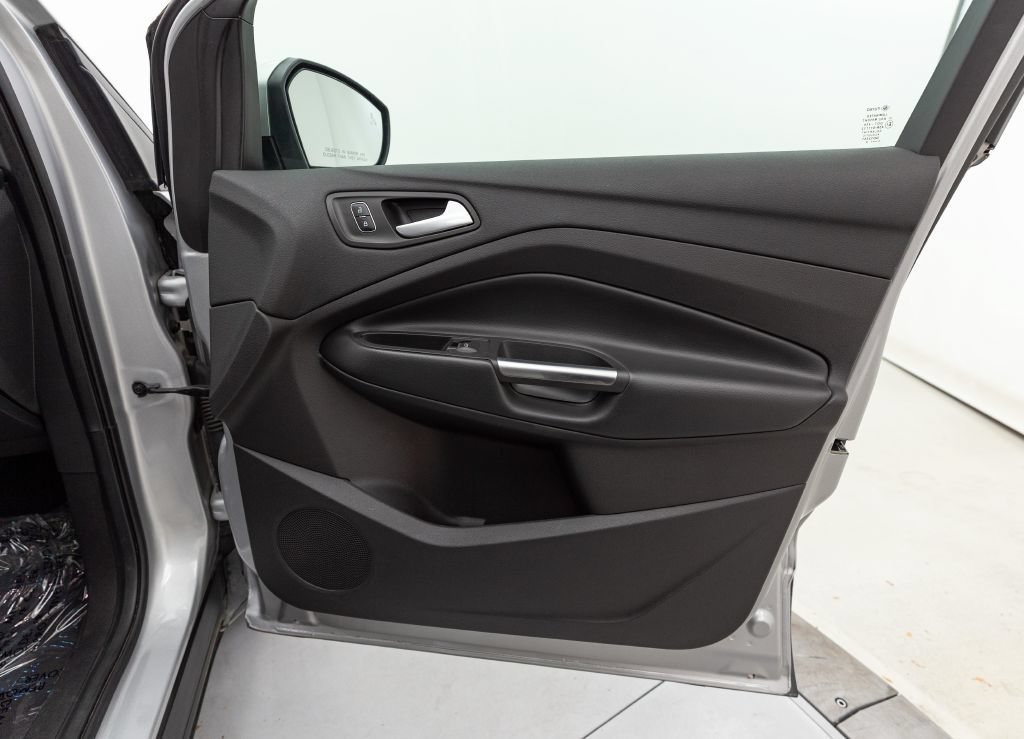 Used 2018 Ford Escape Titanium w/ Ford Safe & Smart Package AWD/4WD image 37