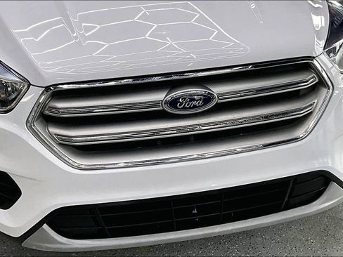 Used 2018 Ford Escape SE w/ SE Sync 3 Package FWD image 30